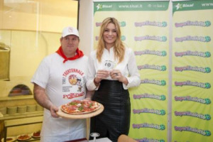 LA NEW ENTRY FRA I PORTAFORTUNA? LA “PIZZA SUPERENALOTTO”, FORTUNATA RICETTA MADE IN ITALY DI APES (PIZZAIOLI) E SISAL: 6 INGREDIENTI, POMODORO, MOZZARELLA, BASILICO, OLIO D’OLIVA, PEPERONCINO E OVVIAMENTE CULATELLO, TANTI QUANTI I NUMERI PER VINCERE