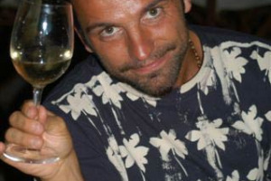 LE CELEBRITIES DI HOLLYWOOD SCHIERATE CONTRO L’AIDS: SHARON STONE BATTITRICE D’ECCEZIONE IL 26 OTTOBRE A ROMA AL GALA’ DI AMFAR. NELLA CENA DELLE CELEBRITIES UN’INSOLITA ROSA DI VINI SELEZIONATI DA FILIPPO POLIDORI