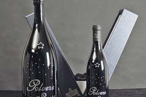 ARRIVA “POLVERE DI STELLE” … NELL’ETICHETTA UNA CASCATA DI CRISTALLI. L’IDEA E’ DI UMBERTO CESARI, GIA’ CREATORE DEL PROFUMO DI VINO