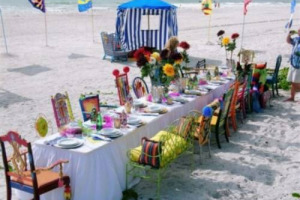 Ferragosto, la festa più “agricola” dell’anno, e moderno “capodanno” della “società del tempo libero, dove anche il pranzo è quello, tra tutte le feste, in assoluto con meno regole”, come spiega l’antropologo Marino Niola. Tra tipicità e abbondanza