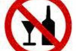 ALLARME PER CAPODANNO: IL DIVIETO DI SERVIRE ALCOL DOPO LE 2 DI NOTTE CREA CAOS. FIPE-CONFCOMMERCIO E SILB CHIEDONO AL GOVERNO LA SOSPENSIONE TEMPORANEA DELLA LEGGE. PROPOSTA LA PRATICA DEL “GUIDATORE DESIGNATO” PER UN DIVERTIMENTO IN PIENA SICUREZZA