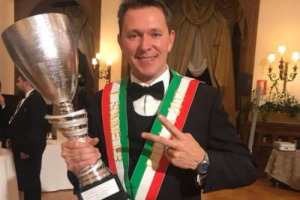 Spumanti protagonisti a San Silvestro: dal Trentodoc al Franciacorta, passando per lo Champagne, a WineNews la &ldquo;top ten&rdquo; di Roberto Anesi, miglior Sommelier d&rsquo;Italia 2017. Cna: gli italiani spenderanno 750 milioni di euro per 95 milioni di bottiglie
