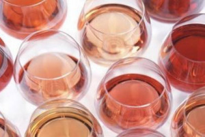 I trend del consumo di vino del mercato Usa secondo il Wine Market Council: fiducia nell&rsquo;economia che porta a spendere di pi&ugrave;, vino al bicchiere e tante tipologie in crescita, come il rosato. La &ldquo;Puglia in Ros&egrave;&rdquo; parte per la conquista degli States