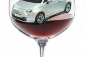 IL ROSSO DI MONTALCINO, “UTILITARIA DI LUSSO” DEL VINO ITALIANO, VIAGGIA IN COPPIA CON LA NUOVA FIAT 500, LA SMALL CAR CHE FA TENDENZA. DUE SIMBOLI DEL MADE IN ITALY SI UNISCONO PER "BENVENUTO BRUNELLO" (22-23 FEBBRAIO)