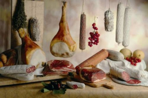 L’Italia ha un export di salumi di 1,6 miliardi di euro che nel 2016 ha quasi raddoppiato il proprio valore rispetto al 2006 (+91%). Un’indagine Agrifood rileva che in Uk i salumi italiani vengono identificati come quelli di qualità maggiore, ma cari