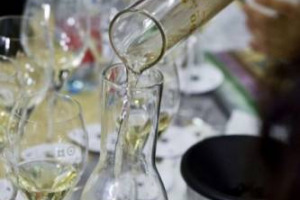 TUTTI A SCUOLA DI CUV&Eacute;E: APPUNTAMENTO IL 19 LUGLIO IN CONTADI CASTALDI, CANTINA DEL GRUPPO TERRA MORETTI IN FRANCIACORTA. PER IMPARARE E CAPIRE L&rsquo;ARTE, LA FILOSOFIA E IL METODO DI LAVORO CHE STANNO DIETRO ALLA CREAZIONE DI UNA CUV&Eacute;E