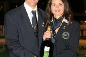 “FULL IMMERSION” PER DIVENTARE “SOMMELIER DI CHARME”: DAL 10 AL 12 NOVEMBRE, NEL RELAIS DUCA DI DOLLE DELLA CANTINA BISOL, DEBUTTA LA PRIMA SCUOLA PER IMPARARE A SERVIRE IL VINO CON ELEGANZA, FASCINO E CARISMA. TRA I DOCENTI ANCHE “MISTER WINENEWS”