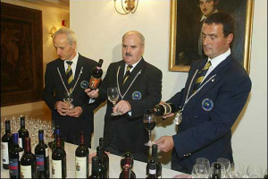 I SOMMELIER &#8220;AMBASCIATORI VINO ITALIANO&#8221;: DA CAMERIERI A WINE MANAGER IN RISTORANTI ITALIANI DOC DEL MONDO