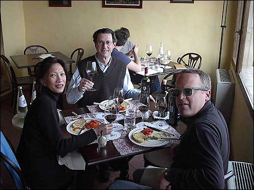 James Suckling (il primo a destra)