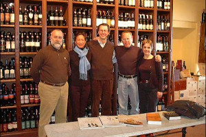 JAMES SUCKLING, DICHIARAZIONE D&#8217;AMORE PER LA TOSCANA: IL GIORNALISTA, UNA DELLE FIRME PIU&#8217; CELEBRI DI &#8220;WINE SPECTATOR&#8221;, VIVE QUI DA ANNI CON LA PROPRIA FAMIGLIA