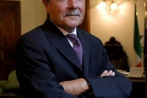 “IL CIBO DI QUALITA’ NON E’ DEMOCRATICO, PERCHE’ DIPENDE DA CULTURA E REDDITO. MA SULLA SICUREZZA TUTTI I CITTADINI EUROPEI DEVONO AVERE LO STESSO TRATTAMENTO”. COSI’ GUIDO TAMPIERI, SOTTOSEGRETARIO DEL MINISTERO DELLE POLITICHE AGRICOLE E ALIMENTARI