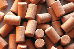 Usa: la Food & Drug Administration mette sotto la lente i tappi microagglomerati. Si teme per l&rsquo;utilizzo di diisocianato di toluene, considerato potenzialmente cancerogeno, ma del tutto legale, entro certi limiti, nelle chiusure alimentari