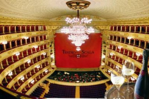 BOLLICINE DI FRANCIACORTA PER UNO DEGLI EVENTI CULTURALI PIU&rsquo; ATTESI: ALLA PRIMA DELLA &ldquo;SCALA&rdquo;, A MILANO (7 DICEMBRE), IN ALTO I CALICI DI MAGNUM BELLAVISTA FRANCIACORTA GRAN CUV&Eacute;E BRUT 2005 E CUV&Eacute;E BRUT, FIRMATE DALLA GRIFFE DEL GRUPPO TERRA MORETTI
