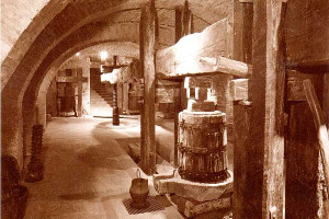 IL RUOLO DEL VINO NELLA STORIA DELLA CULTURA OCCIDENTALE, DAL 20 OTTOBRE APPUNTAMENTO CON "RIFLESSI DIVINI", MOSTRA ITINERANTE A CASTEL SANT'ANGELO DI ROMA REALIZZATA CON L'AUSILIO DELLA FONDAZIONE LUNGAROTTI E MUSEO DEL VINO DI TORGIANO