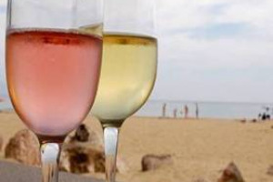 COLDIRETTI - NEL 2011 IL TURISMO ENO-GASTRONOMICO SUPERA 5 MILIARDI DI EURO. LA CIFRA E’ NOTA, MA SERVE A FAR CAPIRE CHE E’ IL VERO MOTORE DELLA VACANZA MADE IN ITALY, E UNICO SEGMENTO IN COSTANTE E CONTINUA CRESCITA NELL’OFFERTA TURISTICA