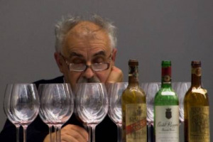 CANTINE COME &ldquo;BIBLIOTECHE&rdquo; PER TROVARE NEGLI &ldquo;ARCHIVI&rdquo; AZIENDALI I TRATTI STILISTICI, LA STORIA E L&rsquo;EVOLUZIONE DI UN GRANDE VINO: ECCO IL PATRIMONIO DELLE VECCHIE ANNATE CHE ALCUNE GRIFFE DEL MADE IN ITALY IN BOTTIGLIA GI&Agrave; COLTIVANO COME MERITANO