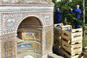&Egrave; BUONA LA VENDEMMIA 2012 DEL &ldquo;VINO DELL&rsquo;ANTICHIT&Agrave;&rdquo;: IL &ldquo;VILLA DEI MISTERI&rdquo;, IL ROSSO CHE NASCE NEI VIGNETI DI POMPEI, GRAZIE AD UN PROGETTO TRA LA SOPRINTENDENZA E LA GRIFFE MASTROBERARDINO, E RIPROPONE IN CHIAVE MODERNA IL VINO DEGLI ANTICHI ROMANI