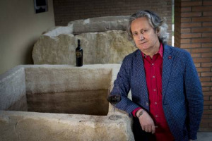 La rinascita del vino vinificato in pietra, e in pi&ugrave; solfiti-free, &egrave; diventata case history di studio nel progetto &ldquo;Vi.Na-Vini naturali&rdquo; di Chiusa Grande. Risultato? Ben riconoscibili i vini &ldquo;In Petra&rdquo; sono un nuovo attrattore turisitico territoriale