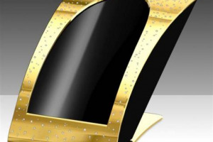 E ADESSO IN TAVOLA IL VINO E L’ACQUA VENGONO PORTATI CON “WICE LUXURY”, STABILIZZATORE TERMICO IN ORO GIALLO E DIAMANTI. IL GIOIELLO PREZIOSO DI SCENA IN ESCLUSIVA AL “LUXURY & YACHTS - SALONE DEL LUSSO” (VICENZA, DAL 7 AL 16 MARZO)