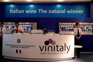 IL “VINITALY” PORTABANDIERA DELL’ECCELLENZA ENO-GASTRONOMICA ITALIANA ALLE OLIMPIADI DI PECHINO. INSIEME AGLI ATLETI AZZURRI, VERONAFIERE E MINISTERO DELLE POLITICHE AGRICOLE PER PROMUOVERE IL TOP DEL “WINE & FOOD”