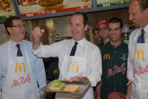 DOPO LA MOZZARELLA, LE ARANCE DI SICILIA ED IL “MCITALY”, ORA SARANNO 45 TONNELLATE DI OLIVE ASCOLANE, ITALICO “FINGER FOOD” PER ANTONOMASIA, AD INVADERE I RISTORANTI MCDONALD’S IN ITALIA
