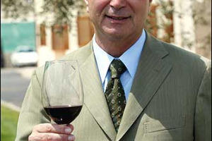 GIANNI ZONIN: “SUPER EURO E CALO DEI CONSUMI INTERNI. I PERICOLI MAGGIORI PER LE NOSTRE CANTINE”. UNO DEI PIU’ GRANDI IMPRENDITORI ITALIANI AGGIUNGE: “SI DEVE RILANCIARE L’IMMAGINE DEL VINO E FARE AZIONI DI SISTEMA PER LA PROMOZIONE E IL COMMERCIO”