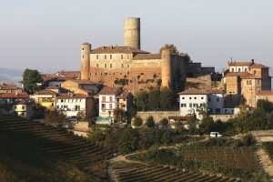 Langhe, la famiglia Cavallotto investe su castello Vassallo, a Castiglione Falletto