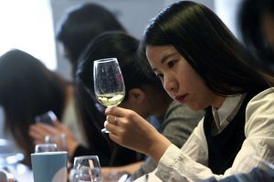 I vini a denominazione europei, in Cina, perdono il 41% a valore tra il 2017 e il 2020