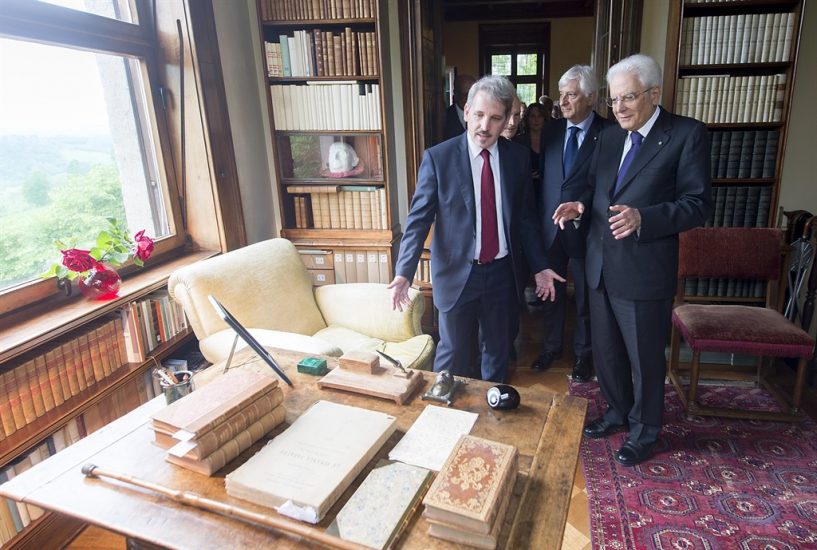 Mattarella alla scrivania di Luigi Einaudi