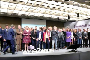 &ldquo;Assaggiamo sempre pi&ugrave; vini italiani, e sempre di pi&ugrave; ce ne sono in Usa. Il nostro compito &egrave; anche raccontare novit&agrave; e cambiamenti&rdquo;. Cos&igrave; a WineNews Alison Napjus di &ldquo;Wine Spectator&rdquo; commenta la &ldquo;Top 100&rdquo; e la selezione dei 104 vini di &ldquo;Opera Wine&rdquo;