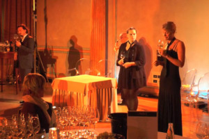 Un 2016 iniziato bene e che dovrebbe chiudersi altrettanto bene, i progetti sulla qualit&agrave;, i mercati, Cina in primis, che &ldquo;promette ma ancora non mantiene&rdquo;, gli investimenti in &ldquo;territori che ancora mancano&rdquo;: il futuro del Gruppo Italiano Vini (Giv)