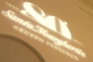 80 anni e non sentirli, festeggiati a Vinitaly guardando al futuro con la forza di uno dei gruppi vinicoli pi&ugrave; importanti d&rsquo;Italia, pioniere sul fronte della sostenibilit&agrave; e dell'innovazione: a WineNews Ettore Nicoletto, ad Santa Margherita