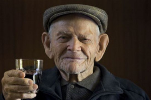 &ldquo;Il filo conduttore del progetto &egrave; l&rsquo;invecchiare bene, cosa che riesce molto bene in Sardegna. Ed il Cannonau &egrave; il simbolo per eccellenza della longevit&agrave; sarda&rdquo;. Cos&igrave; Valentina e Franco Argiolas presentano a Milano Senes, l&rsquo;ultimo vino dell&rsquo;azienda