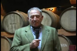 La stagione teatrale de La Scala di Milano prende il via stasera: come succede gi&agrave; dal 2004, si brinder&agrave; con il Franciacorta di Bellavista. A WineNews, il patron Vittorio Moretti racconta la storia di una partnership nata dall&rsquo;amicizia con Pavarotti