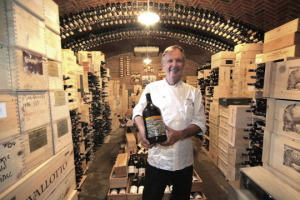 60.000 bottiglie di vini di Langa, d&rsquo;Italia e del mondo: ecco la nuova cantina de &ldquo;La Ciau Del Tornavento&rdquo;, ristorante stellato dal 1997 a Treiso. Un&rsquo;avventura raccontata, a WineNews, da chi l&rsquo;ha vissuta in prima persona