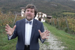 Che futuro si prospetta, per la viticoltura italiana, che dovr&agrave; necessariamente fare i conti con i cambiamenti climatici in atto? A rispondere, invitato da Cavit alla presentazione del bilancio 2016/2017, il climatologo Luca Mercalli