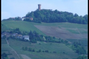 Castello di Cigognola, il passato e il presente di una delle pi&ugrave; importanti cantine dell&rsquo;Oltrep&ograve; Pavese, presente sul territorio da oltre 1.000 anni, e oggi di propriet&agrave; di Gian Marco e Letizia Moratti
