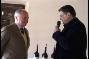 Mettere in commercio bottiglie di vecchie annate per un&rsquo;azienda non &egrave; solo un&rsquo;operazione commerciale. Vuol dire anche e soprattutto raccontarsi al pubblico, riscoprirsi, ripercorrere la propria storia