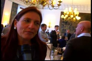 Tutti puntano sulla Cina per risollevare le sorti di un momento economico difficile, anche il mondo del vino: ma quanto &egrave; vicino, a livello commerciale e culturale, il Celeste Impero? Lo abbiamo chiesto ai produttori top dell&rsquo;Italia nel bicchiere