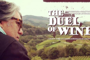 &ldquo;Un nuovo modo di raccontare il vino, soprattutto ai giovani, rompendo gli schemi. Una bella commedia che anche uno spot per il vino italiano&rdquo;: finalmente in Italia &ldquo;The Duel of Wine&rdquo;, con Charlie Arturaola, Luca Gardini e il Belpaese enoico