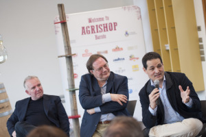 I tanti vini italiani da raccontare, la case history del Prosecco, la zonazione che pochi hanno il coraggio di fare davvero, la partnership con Collisioni: parla Antonio Galloni, fondatore di Vinous, tra i critici di vino pi&ugrave; autorevoli al mondo