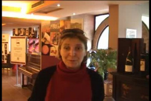 I turisti del vino? Hanno mediamente meno di 50 anni, spendono in cantina tra i 50 ed i 100 euro, ma la vacanza si ferma tra le botti, &egrave; anzi complementare ad altri tipi di turismo, dal territorio al wellness. A dirlo il Movimento Turismo Vino