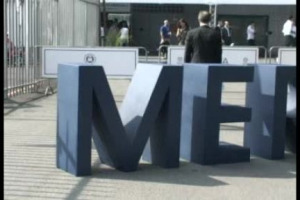 I consumi di vino, negli ultimi tempi, si &egrave; spostato dal ristorante al focolare domestico, rilanciando cos&igrave; il ruolo delle enoteche. Ne abbiamo parlato con Marcello Meregalli, amministratore delegato di uno dei pi&ugrave; importanti distributori d&rsquo;Italia