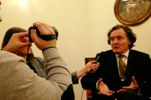 Pi&ugrave; che la storia di una famiglia di vignaioli dello Champagne, quella di Taittinger &egrave; l&rsquo;epopea di un secolo di Storia di Francia. Dall&rsquo;acquisto della storica maison Forest-Fourneaux al legame con la citt&agrave; di Reims e con il calcio