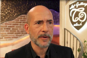 &ldquo;Tapioco&rdquo; Chardonnay, &ldquo;Come se fosse&rdquo;, Merlot in purezza e &ldquo;Antani&rdquo;, Syrah e Cabernet Franc: i vini tributo al grande Ugo Tognazzi, prodotti nella sua tenuta della Tognazza Amata di Velletri, spiegati da Giammarco Tognazzi, figlio del grande attore