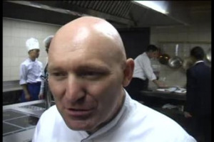 Nelle feste sono state le protagoniste assolute, e ormai sono pronte a giocare un ruolo di primo piano anche a tavola: sono le bollicine italiane, un tempo &lsquo;&lsquo;relegate&rsquo;&rsquo; all&rsquo;aperitivo o al brindisi finale, ed oggi sdoganate a tavola dagli chef