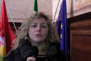 Vino dalle antiche ascendenze storiche e letterarie, della Vernaccia si hanno le prime testimonianze addirittura alla fine del 1200, con poeti francesi come Jeofrois de Wateford e Servais Copale, che lo definirono &ldquo;di tutti i vini il non plus ultra&rdquo;