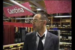 La migliore enoteca del Centro Italia? Quella dell&rsquo;Ipercoop di Collestrada in provincia di Perugia... No, non &egrave; uno scherzo. Sembra essere proprio questa la nuova frontiera della vendita del vino in tutto il mondo