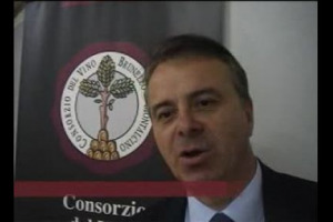 &lsquo;&lsquo;Una donna affascinante per rappresentare l&rsquo;eleganza del Brunello di Montalcino&rsquo;&rsquo;: ecco come &egrave; nata la piastrella che celebra la vendemmia 2009, firmata dai famosi creatori di manga Agi Tadashi e Okimoto Shu