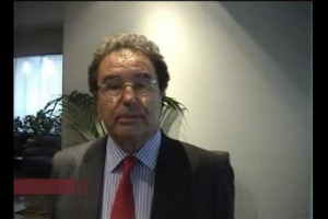 ‘‘La crisi non è che una crisi, passerà. Nei prossimi due anni si rimetterà in moto tutto’’: parola di Robert Beynat, chief executive di Vinexpo ‘‘La crisi non è che una crisi, passerà. Nei prossimi due anni si rimetterà in moto tutto’’: parola di Robert Beynat, chief executive di Vinexpo